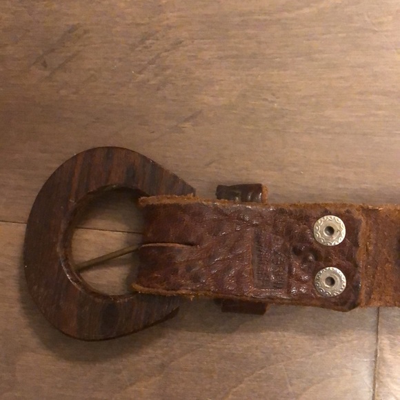 Campaign leather belt with real wood buckle - Picture 6 of 9